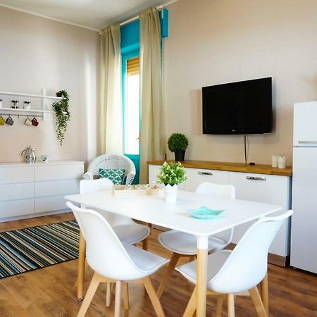 Villa Aurelia -Seafront Apartment With Patio Flumini di Quartu Exterior photo