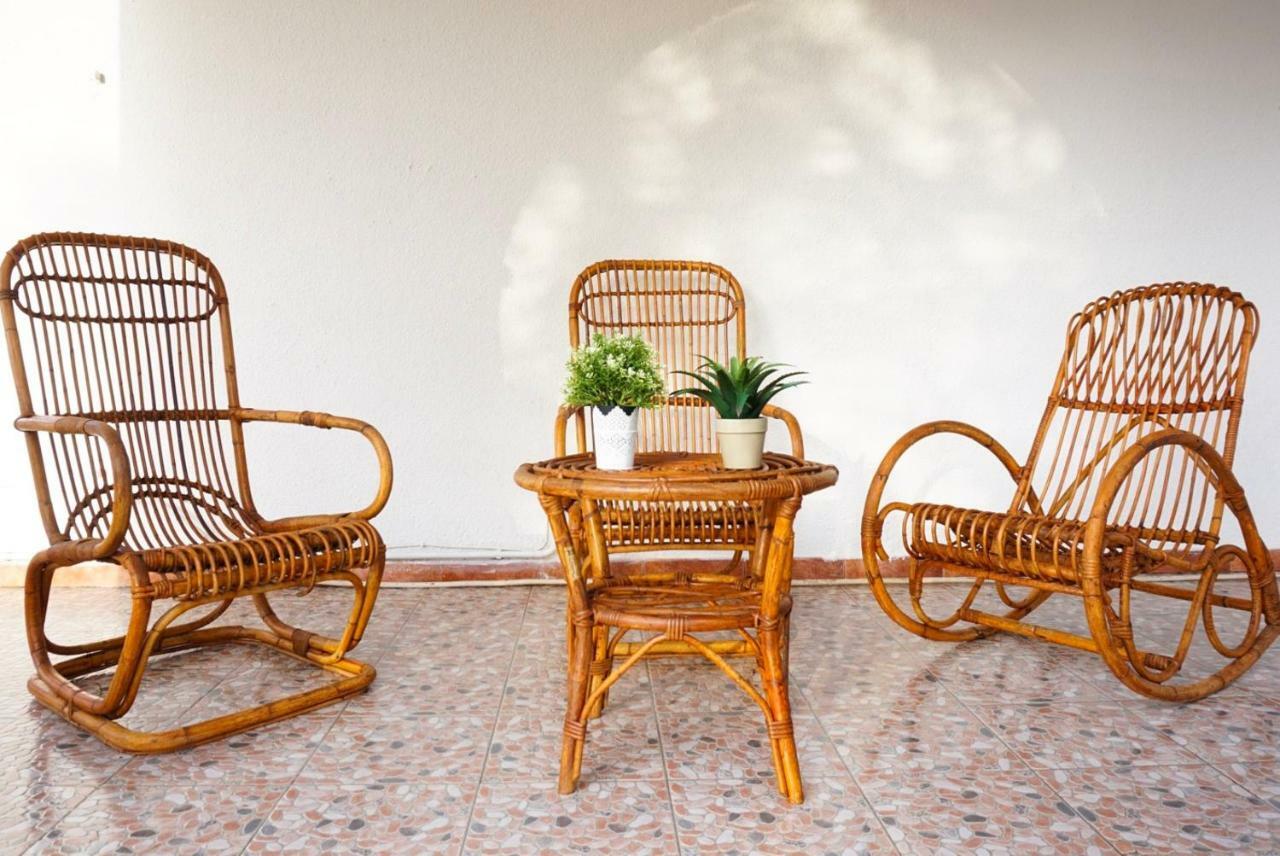 Villa Aurelia -Seafront Apartment With Patio Flumini di Quartu Exterior photo