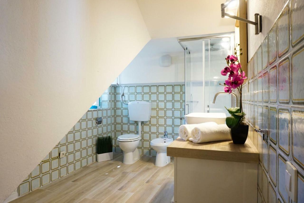 Villa Aurelia -Seafront Apartment With Patio Flumini di Quartu Exterior photo